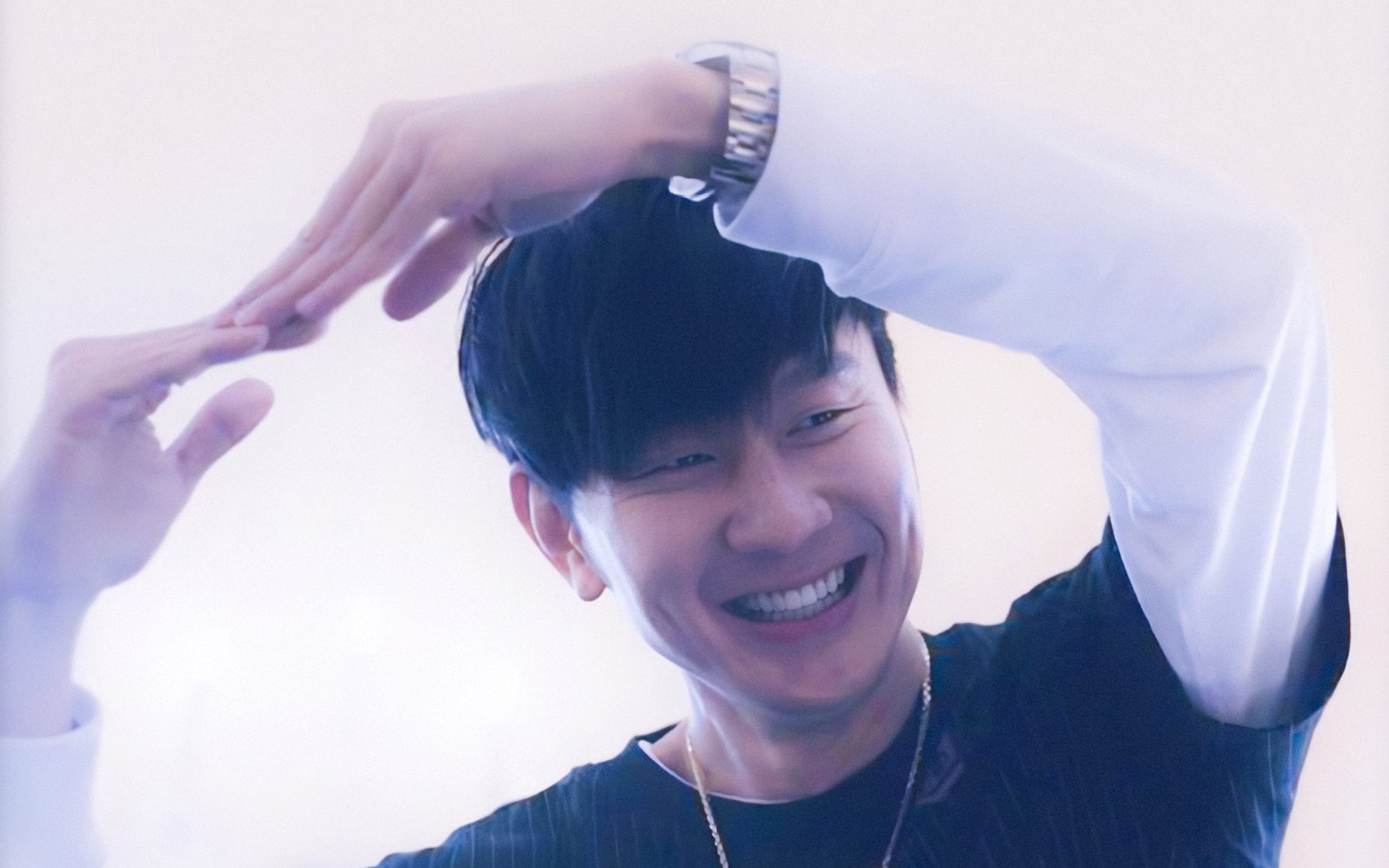 暗夜法则下的双面战神，阿什拉夫如何以攻防一体统治F1街道赛之夜